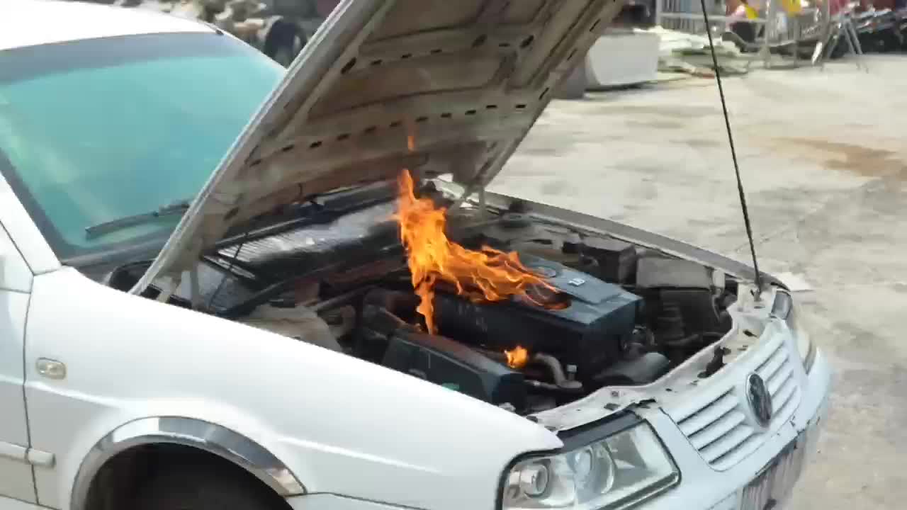 Feuerlöscher mit Montagehalterung